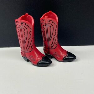 2004 Mattel Barbie Cali Girl Lea cowboy boots